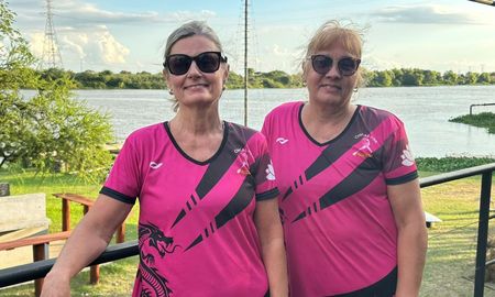 Silvina Echarren y Gabriela Ramírez, santafesinas que integran Las Chicas Pink, contaron cómo se preparan para viajar a Francia en 2026. Silvina Echarren y Gabriela Ramírez, santafesinas que integran Las Chicas Pink, contaron cómo se preparan para viajar a Francia en 2026.