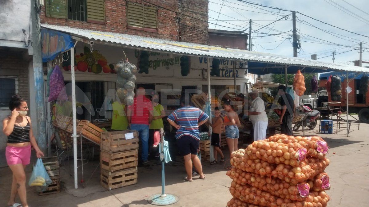 Se mudaron arriba de una verdulería y robaron mercadería