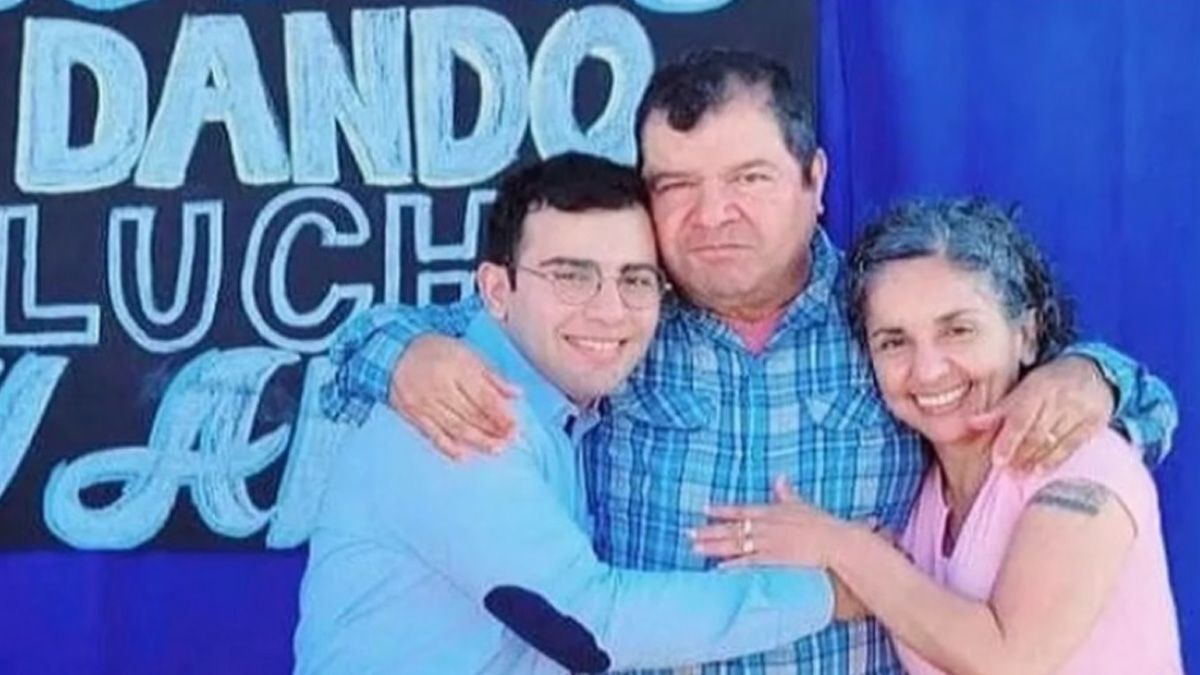 Los Sena-Acuña son investigados por el femicidio de Cecilia en Chaco. Los Sena-Acuña son investigados por el femicidio de Cecilia en Chaco.