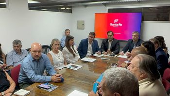 En el marco del paro nacional docente previsto para el lunes 2 de marzo, el Ejecutivo provincial estableció un mecanismo obligatorio de control de asistencia.&nbsp;