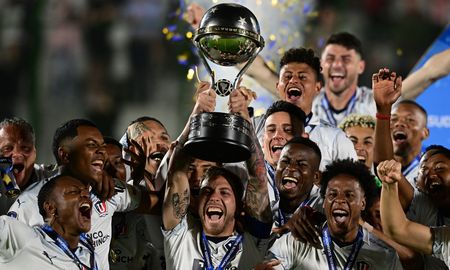 Liga de Quito consiguió su segunda Copa Sudamericana al vencer a Fortaleza. Liga de Quito consiguió su segunda Copa Sudamericana al vencer a Fortaleza.