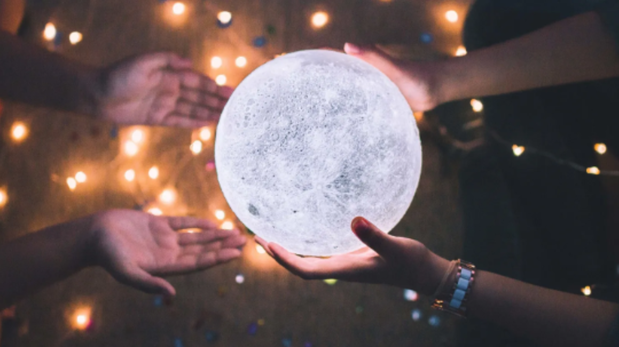 Cáncer es el signo regido por la luna.