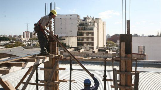 Creció el empleo en 2017, pero impulsado por “las changas” y el trabajo informal