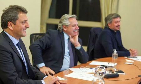 Aire de Santa Fe | Sergio Massa Alberto Fernandez Maximo Kirchner.jpg