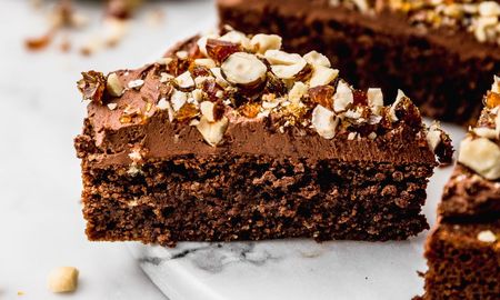 Todos los detalles para hacer una torta de chocolate de la mano de Maru Botana. Todos los detalles para hacer una torta de chocolate de la mano de Maru Botana.