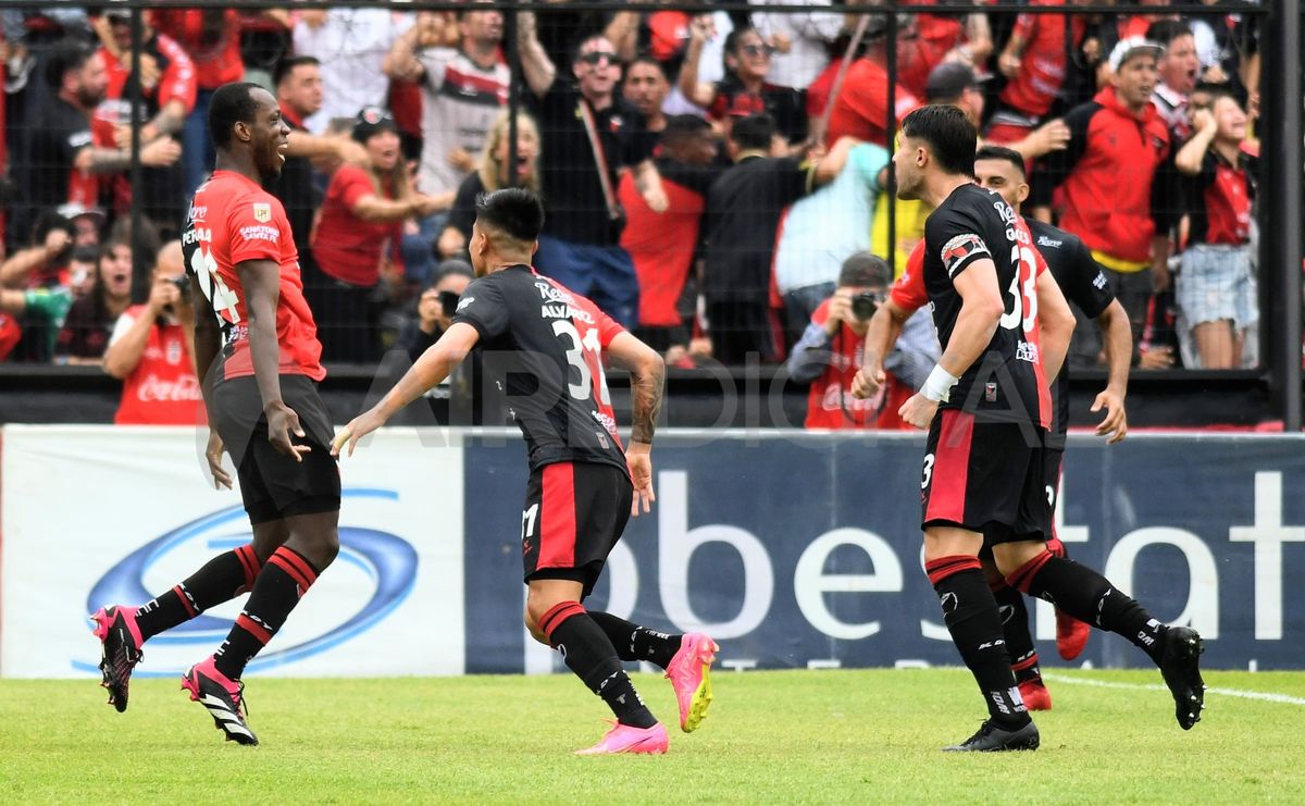Perlaza abrió el marcador para Colón vs. Talleres.