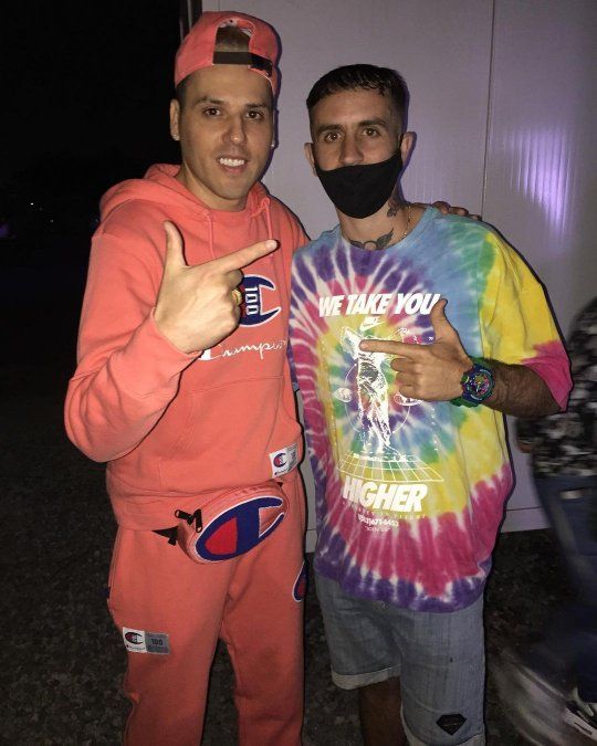 Kaskote junto a Néstor en Bloque.