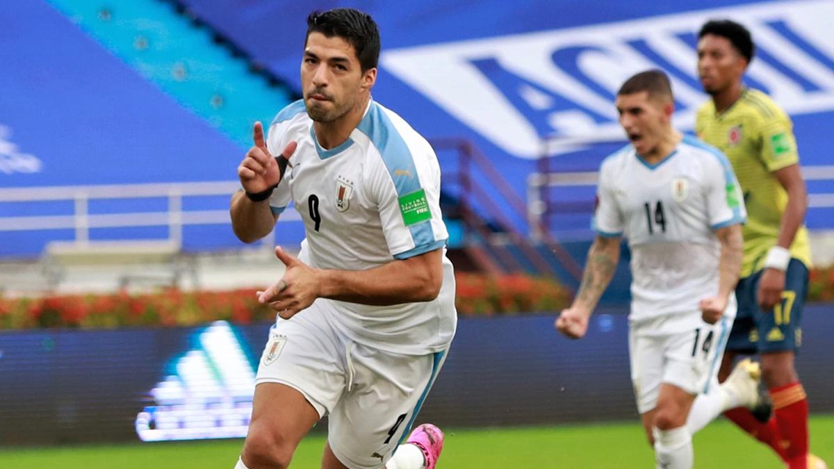 Uruguay venció 3-0 a Colombia en Barranquilla y se repuso de la derrota ante Ecuador en la segunda fecha.