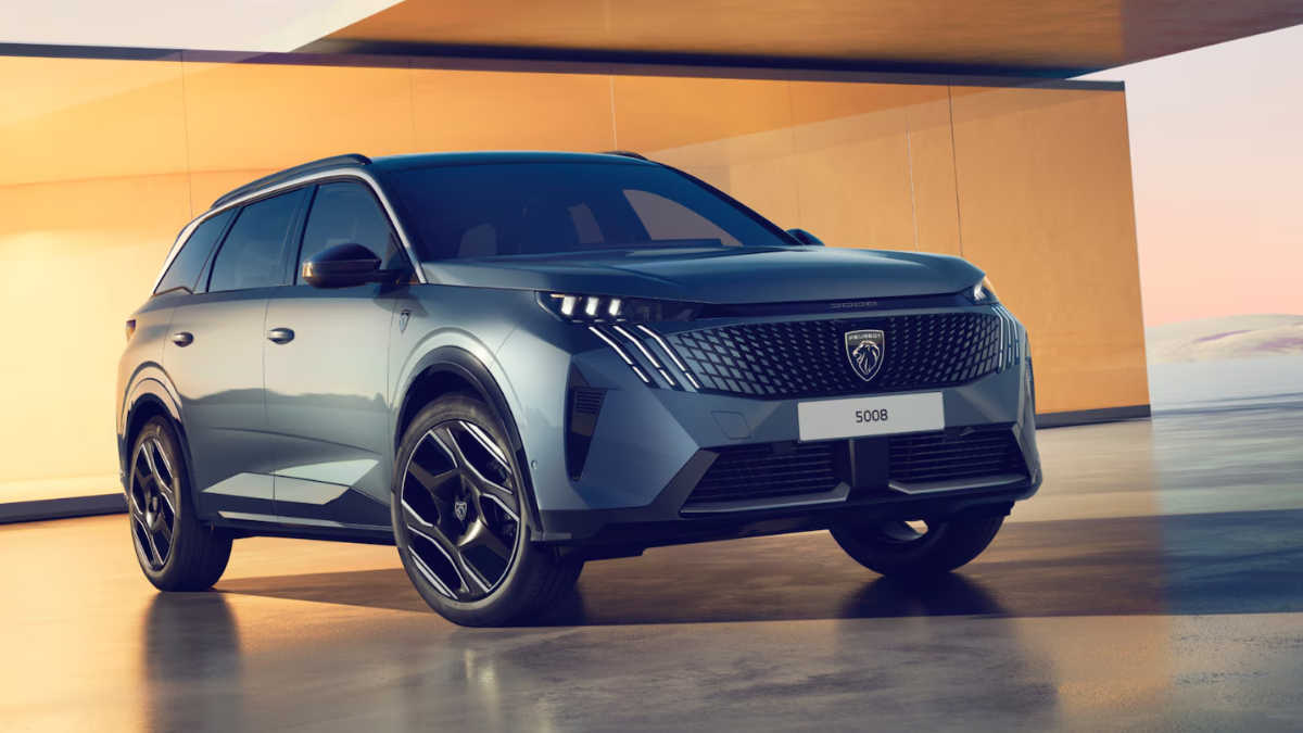 Peugeot 5008: el SUV familiar también baja. Peugeot 5008: el SUV familiar también baja.