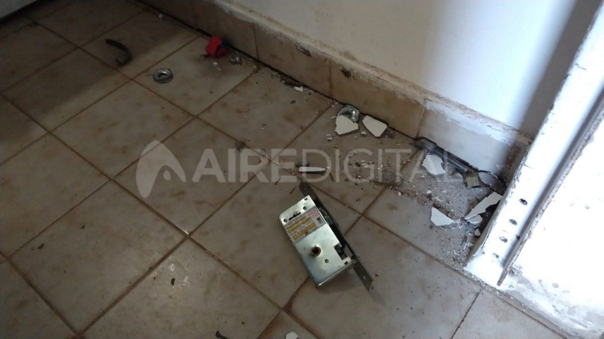 Destrozaron la cerradura y entraron a robar&nbsp;