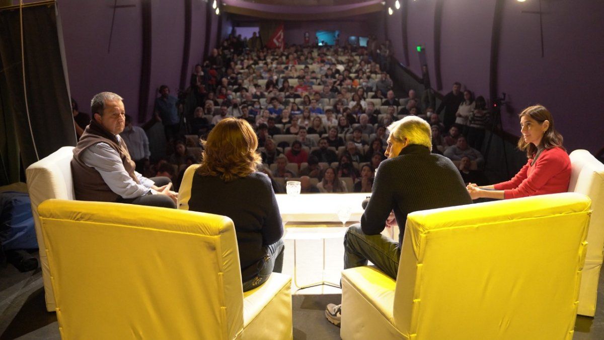 Los socialistas de bases organizaron un encuentro en Rosario en el que se criticó la posibilidad de ir a un frente de frentes con Juntos por el Cambio.