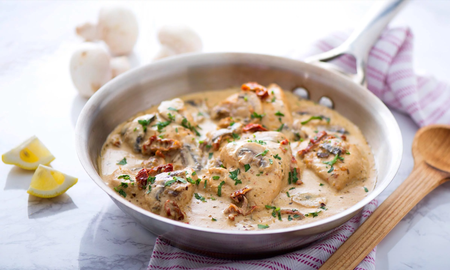 Pollo a la crema rápido y fácil: la receta perfecta para preparar en poco tiempo Pollo a la crema rápido y fácil: la receta perfecta para preparar en poco tiempo