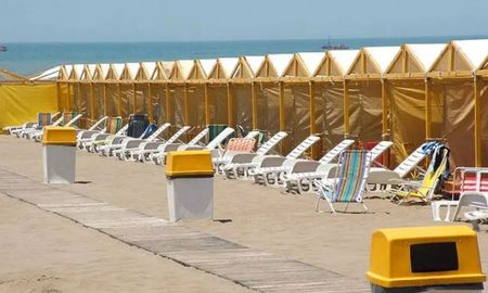 Los alquileres de carpas en Playa Grande marcan los valores más altos de toda la Costa Atlántica. Los alquileres de carpas en Playa Grande marcan los valores más altos de toda la Costa Atlántica.