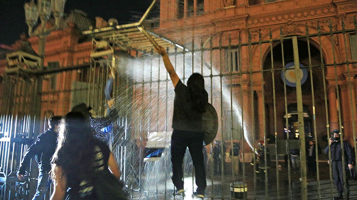 El Obelisco y la residencia oficial del presidente Alberto Fern&aacute;ndez fueron los principales puntos de concentraci&oacute;n aunque tambi&eacute;n se registraron cacerolazos y bocinazos en otros puntos de la Ciudad de Buenos Aires.