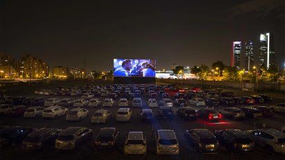 Inauguran dos autocines en Buenos Aires