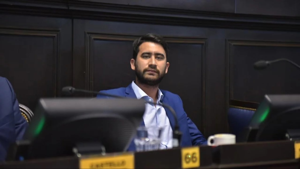 Un diputado de Milei propuso que los extranjeros paguen por la atención médica en hospitales públicos