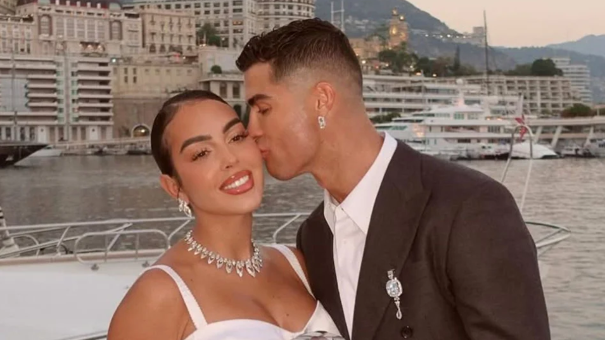 Cristiano Ronaldo y Georgina Rodríguez se casaron tras 9 años juntos y 5 hijos.