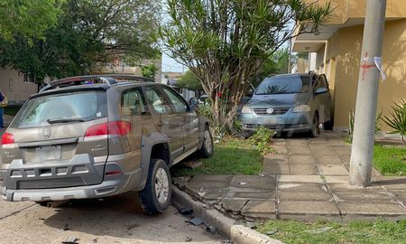 El accidente de tránsito ocurrió este viernes por la mañana en inmediaciones de Marcial Candioti y Ángel Casanello. El accidente de tránsito ocurrió este viernes por la mañana en inmediaciones de Marcial Candioti y Ángel Casanello.