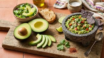 La diferencia entre palta, aguacate y guacamole.