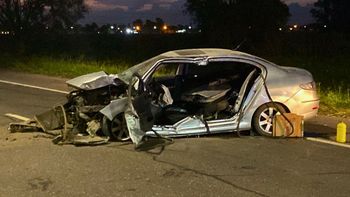Así quedó el coche en el que se trasladaba el joven de 26 años que sufrió un accidente en la Autovía 19.