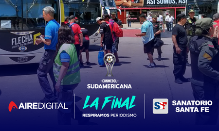 Los hinchas de Colón hacen largas filas en las instalaciones del club para subirse a los colectivos para viajar a Asunción Los hinchas de Colón hacen largas filas en las instalaciones del club para subirse a los colectivos para viajar a Asunción