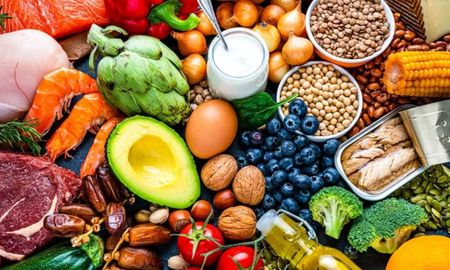 Adoptar una dieta antiinflamatoria ayuda a prevenir enfermedades crónicas y a mantener la funcionalidad cerebral en mujeres mayores de 50 años Adoptar una dieta antiinflamatoria ayuda a prevenir enfermedades crónicas y a mantener la funcionalidad cerebral en mujeres mayores de 50 años