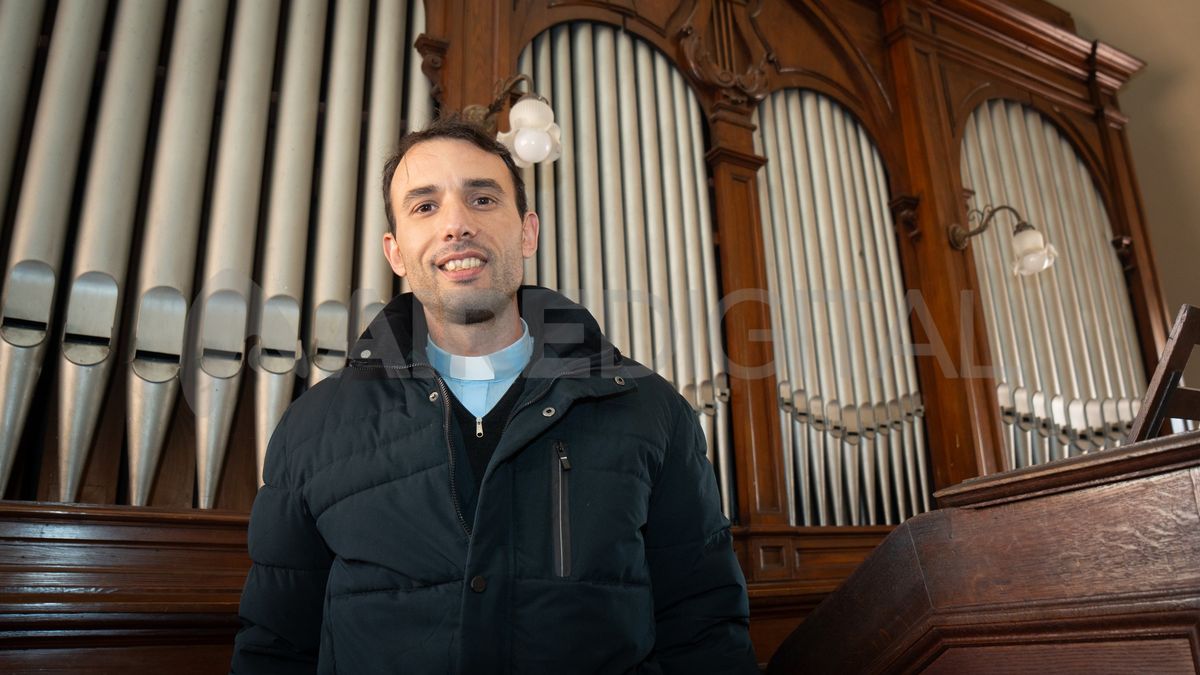 El padre Javier Cazzuso, párroco de la Catedral Metropolitana. El padre Javier Cazzuso, párroco de la Catedral Metropolitana.