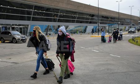 El aeropuerto internacional Islas Malvinas de Fisherton tiene nuevas conexiones. El aeropuerto internacional Islas Malvinas de Fisherton tiene nuevas conexiones.