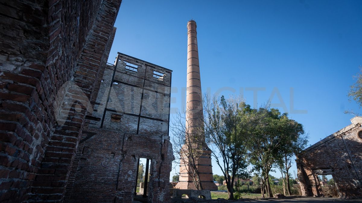 La chimenea cumplió 123 años el pasado 9 de julio, fecha en que se inauguró la fábrica en 1910. La chimenea cumplió 123 años el pasado 9 de julio, fecha en que se inauguró la fábrica en 1910.