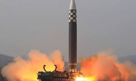 Corea del Norte lanzó un misil al mar de Japón.