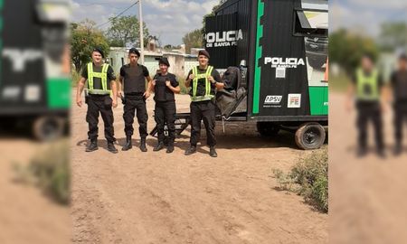 Los efectivos controlan para que se lleve a cabo la cuarentena que fue decretada por el gobierno provincial. Los efectivos controlan para que se lleve a cabo la cuarentena que fue decretada por el gobierno provincial.