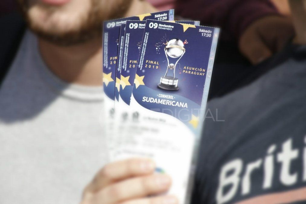 Sudamericana: advierten sobre los peligros de difundir imágenes de las entradas adquiridas para la final