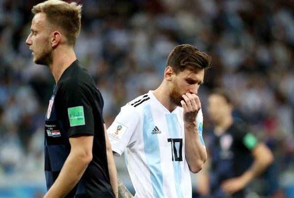 Ivan Rakitic defendió a Lionel Messi de las críticas