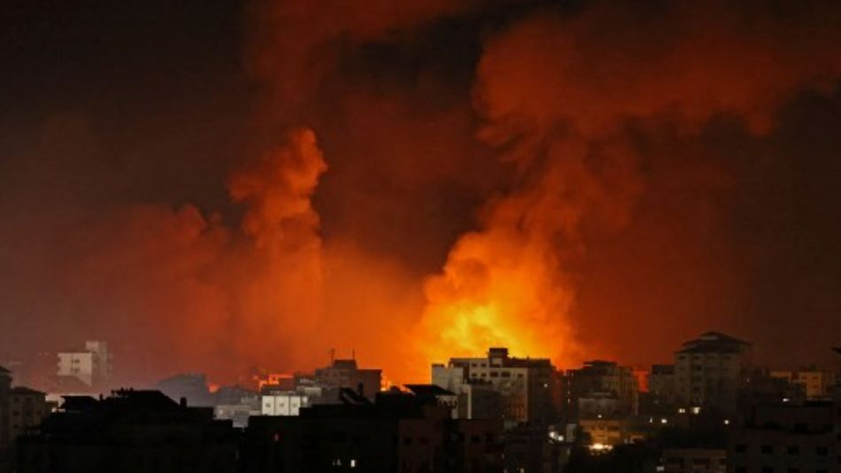 Israel bombardeó la casa del jefe político de Hamás en Gaza, Yahya Sinwar. Israel bombardeó la casa del jefe político de Hamás en Gaza, Yahya Sinwar.