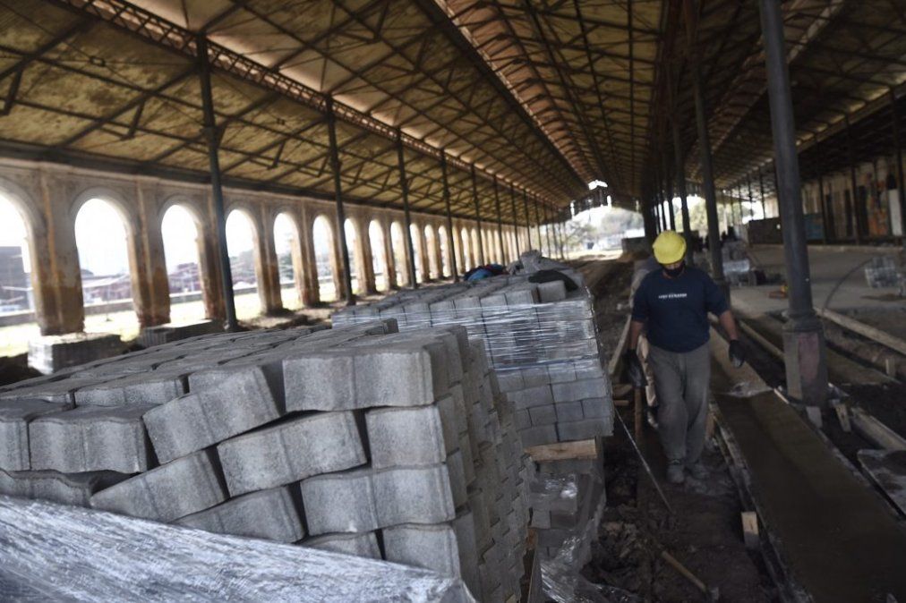 “Esto estaba en ruinas, olvidado. Hoy está teniendo vida, está teniendo color y va a ser un gran centro cultural para la ciudad de Santa Fe”, informó el intendente.