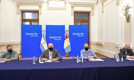 El intendente se reunió el lunes con los intendentes y presidentes comunales. El intendente se reunió el lunes con los intendentes y presidentes comunales.