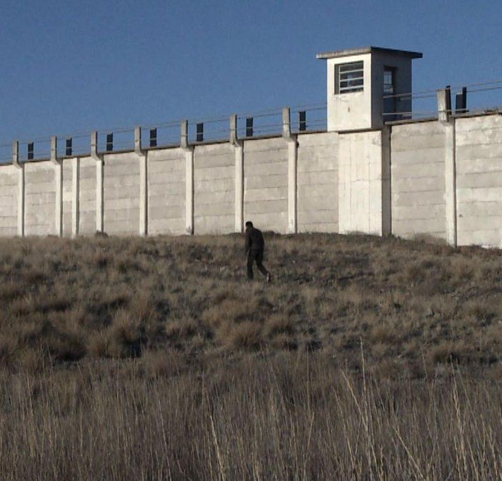 Se fugó un interno del penal de Recreo