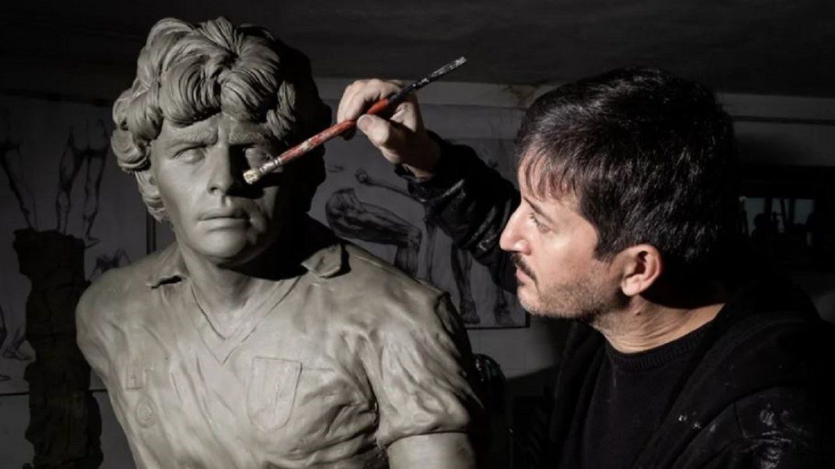 Maradona nunca pudo pasar desapercibido, necesitó ser el centro siempre.