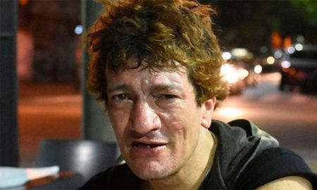 Un fiscal se opuso al pedido de sobreseimiento del músico Cristian Pity Álvarez, quien debía comenzar a ser juzgado por el crimen de un vecino cometido en 2018 en el barrio de Villa Lugano pero que, según su defensor oficial, padece problemas psicológicos y psiquiátricos que le impiden estar en un juicio o comprender la criminalidad de sus actos. Un fiscal se opuso al pedido de sobreseimiento del músico Cristian Pity Álvarez, quien debía comenzar a ser juzgado por el crimen de un vecino cometido en 2018 en el barrio de Villa Lugano pero que, según su defensor oficial, padece problemas psicológicos y psiquiátricos que le impiden estar en un juicio o comprender la criminalidad de sus actos.
