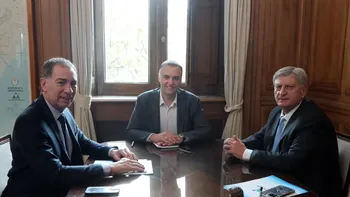 El gobernador de La Pampa, Sergio Ziliotto, visitó este viernes por la mañana Casa Rosada con reclamos por la deuda de Nación con la provincia.