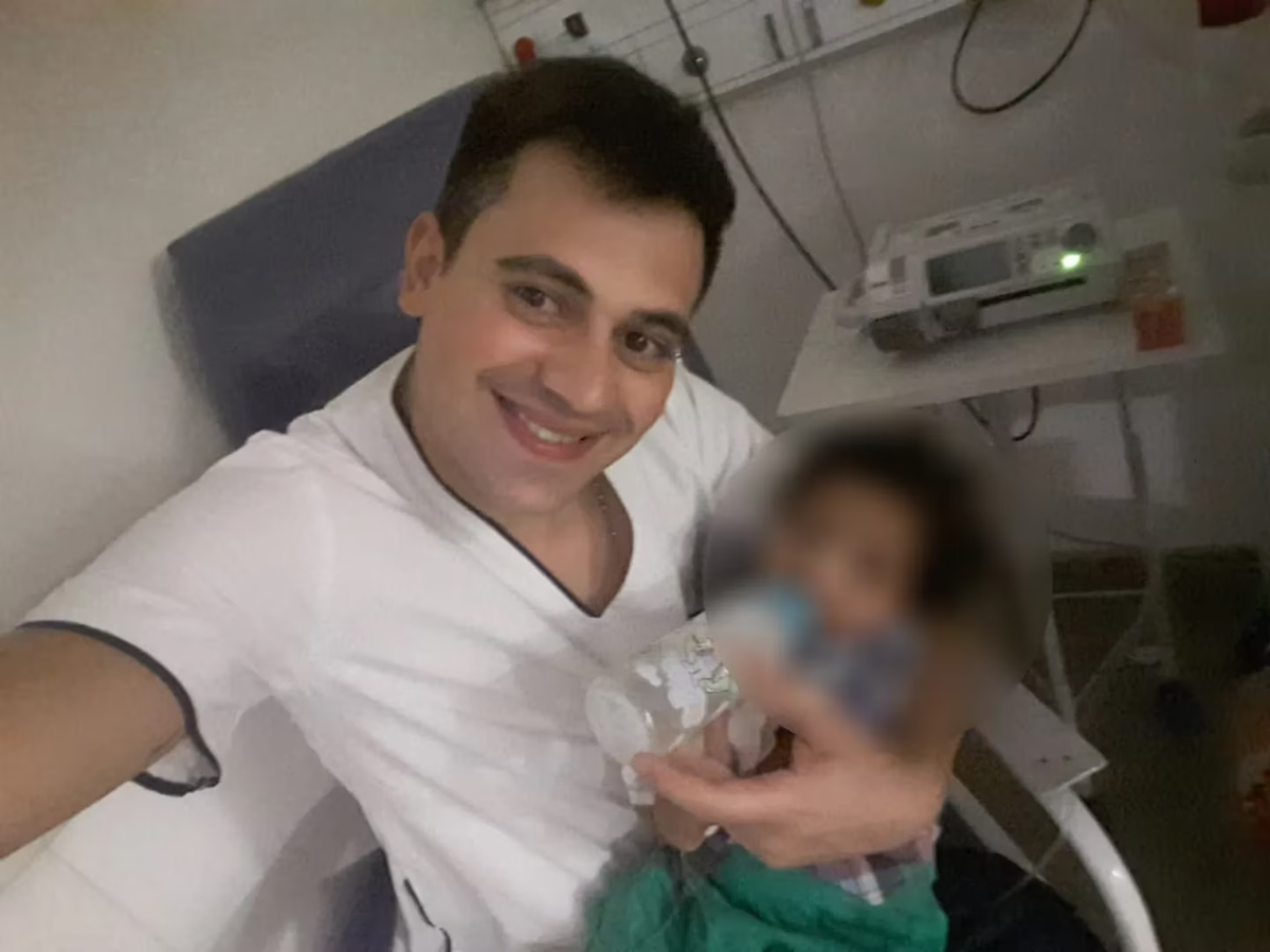 Se anotó en el registro de adopción, hizo todas las entrevistas y se interiorizó sobre cómo tendría que hacer para que Santi fuera su hijo con todas las de la ley.