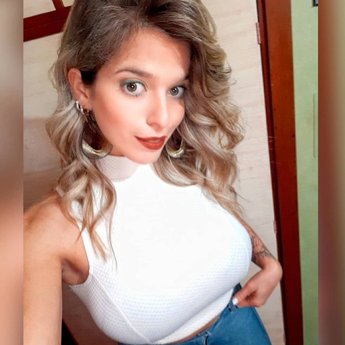 Damaris Cané tiene 35 años y es de Piscis. Vive en Villa Constitución, una ciudad de Santa Fe y trabaja como relacionista pública.