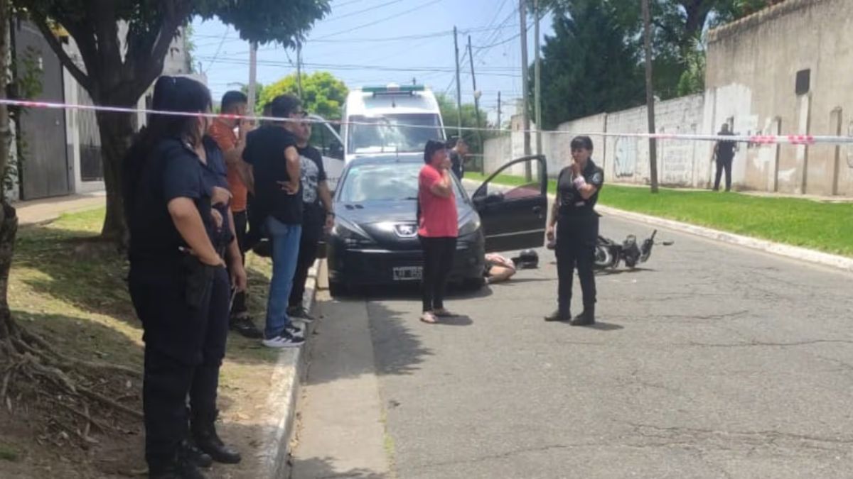 Los delincuentes&nbsp;intentaron robarle cuando estaba por bajar del auto.