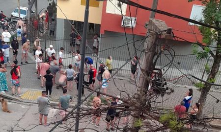 Decenas de testigos presenciaron el lamentable suceso ocurrido en Las Flores II. Decenas de testigos presenciaron el lamentable suceso ocurrido en Las Flores II.