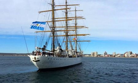 Es el 54.º viaje de instrucción de la embarcación a vela más importante que tiene la Argentina. Es el 54.º viaje de instrucción de la embarcación a vela más importante que tiene la Argentina.