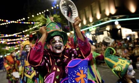 el carnaval en santa fe: una historia de desborde, salones de elite y murgas barriales el carnaval en santa fe: una historia de desborde, salones de elite y murgas barriales