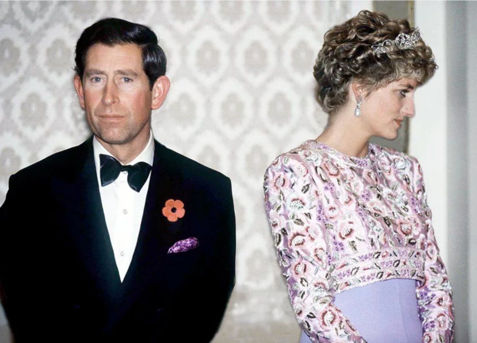 La historia de Lady Di y el Pr&iacute;ncipe Carlos.