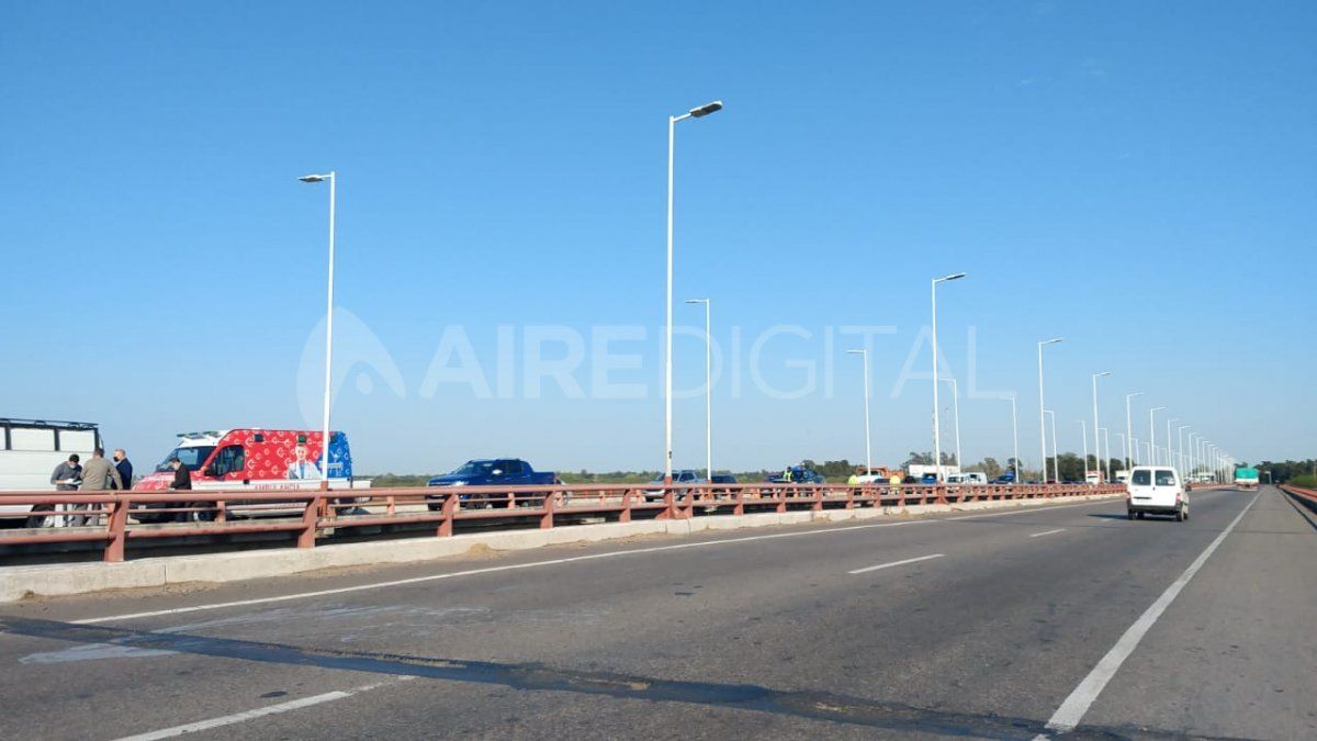 Demoras en el puente sobre la autopista Santa Fe - Rosario
