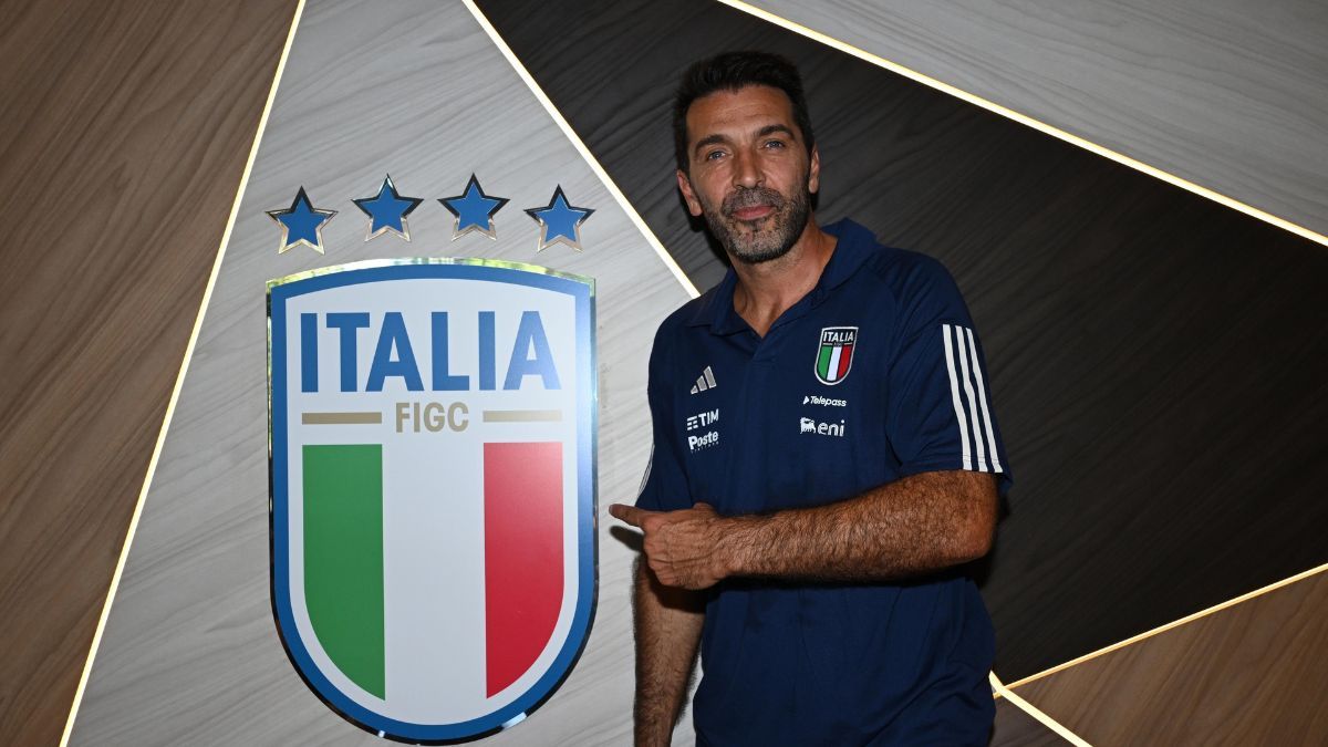 Gianluigi Buffon dejó su cargo como jefe de la delegación del seleccionado italiano. Gianluigi Buffon dejó su cargo como jefe de la delegación del seleccionado italiano.