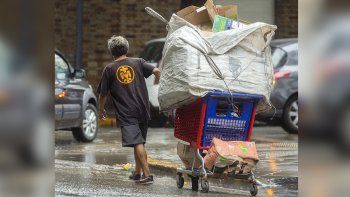 Cuánto necesitó una familia para no ser pobre en enero: el dato oficial del INDEC